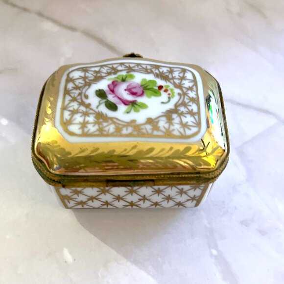Authentic Limoges Gold Lattice Box | Scallop Shell Hinge France | Rose Design | - Picture 3 of 6